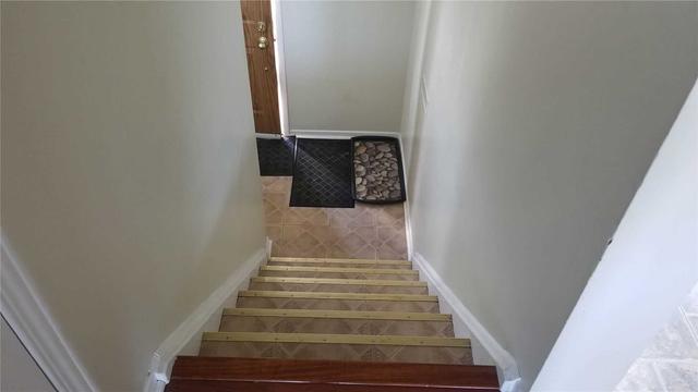 79 Morley Cres, Townhouse with 3 bedrooms, 2 bathrooms and 2 parking in Brampton ON | Image 9