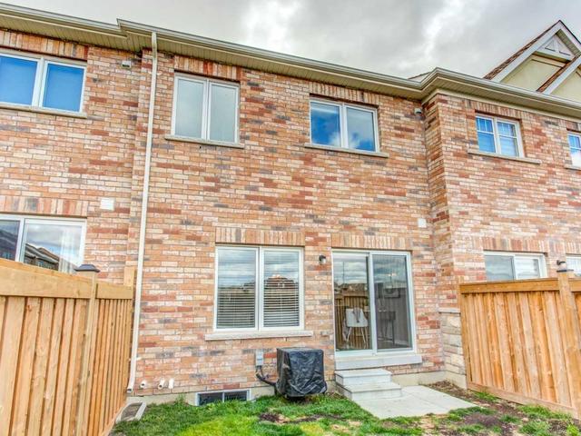136 Kellington Tr, House attached with 3 bedrooms, 3 bathrooms and 3 parking in Whitchurch Stouffville ON | Image 16