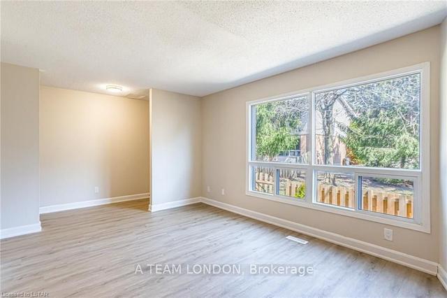 75 - 35 Waterman Ave, Townhouse with 3 bedrooms, 2 bathrooms and 2 parking in London ON | Image 3