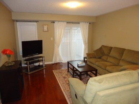 u5 - 575 Dundas St W, Townhouse with 2 bedrooms, 2 bathrooms and 2 parking in Mississauga ON | Image 6