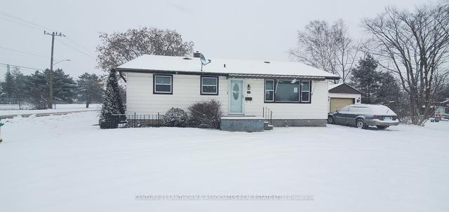 b - 167 Stanley St, House detached with 2 bedrooms, 1 bathrooms and 1 parking in Belleville ON | Image 4