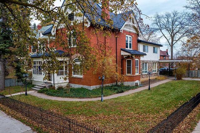 343 Pine St, House detached with 6 bedrooms, 5 bathrooms and 12 parking in Collingwood ON | Image 1