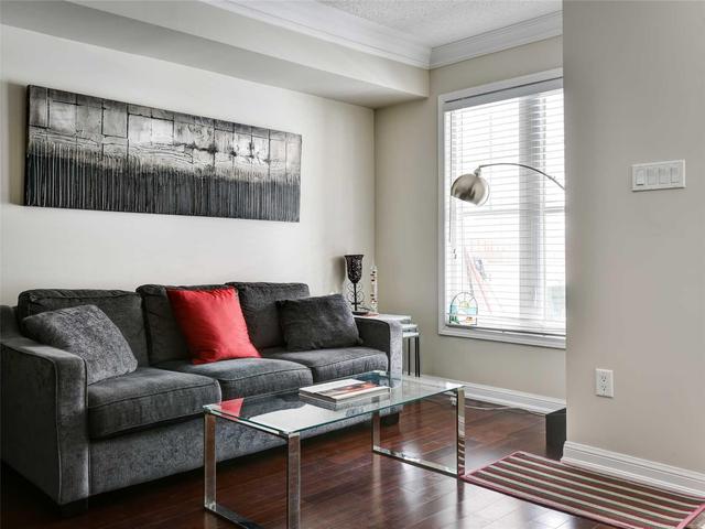 Th 2 - 40 Mendelssohn St, Townhouse with 2 bedrooms, 2 bathrooms and 1 parking in Toronto ON | Image 2