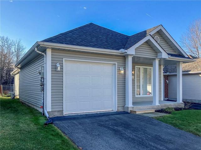 1513 Frank Court, House detached with 2 bedrooms, 1 bathrooms and 2 parking in Cornwall ON | Image 2
