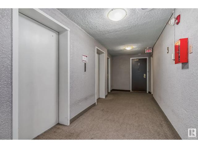 902 - 9921 104 St Nw, Condo with 2 bedrooms, 1 bathrooms and 1 parking in Edmonton AB | Image 6