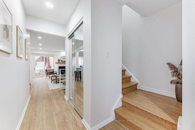 104 Bellefontaine St, House attached with 3 bedrooms, 3 bathrooms and 3 parking in Toronto ON | Image 5