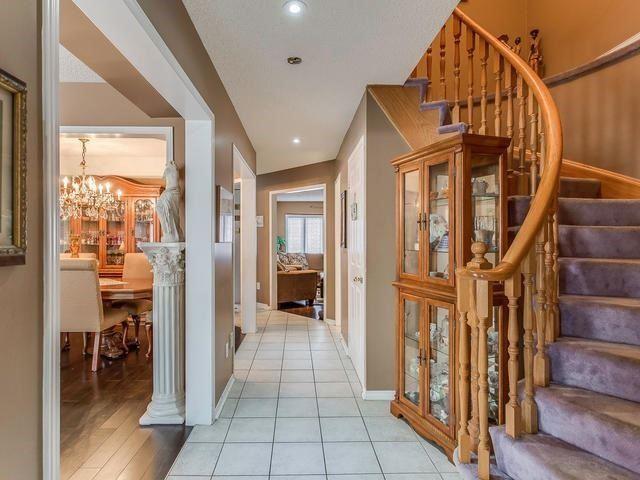 34 Bighorn Cres, House detached with 4 bedrooms, 3 bathrooms and 4 parking in Brampton ON | Image 4