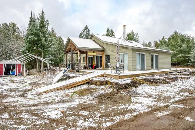248 Ledge Rd, House detached with 3 bedrooms, 1 bathrooms and 20 parking in Trent Lakes ON | Image 4