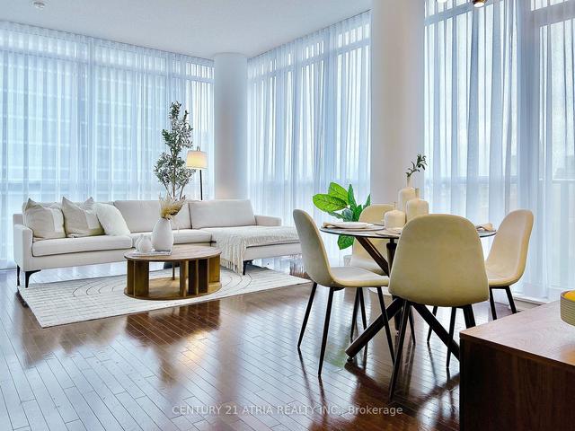 1212 - 770 Bay St, Condo with 2 bedrooms, 2 bathrooms and 1 parking in Toronto ON | Image 8
