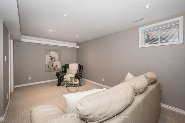 270 Severn Dr, House attached with 3 bedrooms, 3 bathrooms and 2 parking in Guelph ON | Image 19