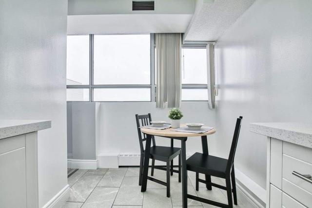 801 - 5580 Sheppard Ave E, Condo with 2 bedrooms, 1 bathrooms and 1 parking in Toronto ON | Image 3