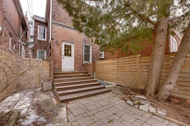 29 Howard Park Ave, House semidetached with 3 bedrooms, 1 bathrooms and 2 parking in Toronto ON | Image 7