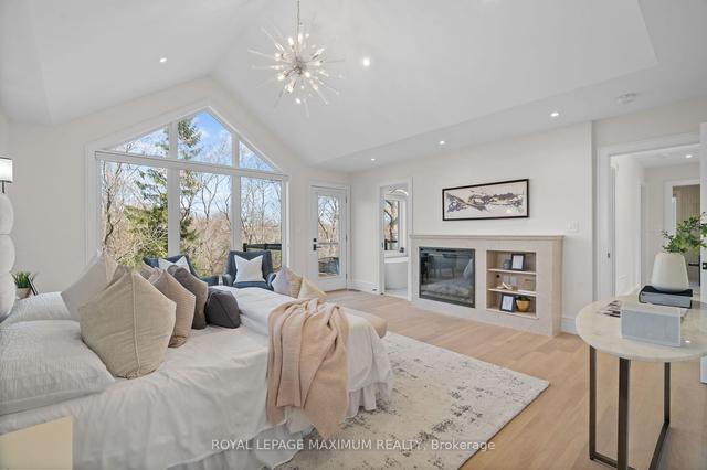 22 Delroy Dr, House detached with 4 bedrooms, 4 bathrooms and 5 parking in Toronto ON | Image 8