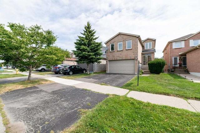 922 Rambleberry Ave, House detached with 4 bedrooms, 4 bathrooms and 4 parking in Pickering ON | Image 12