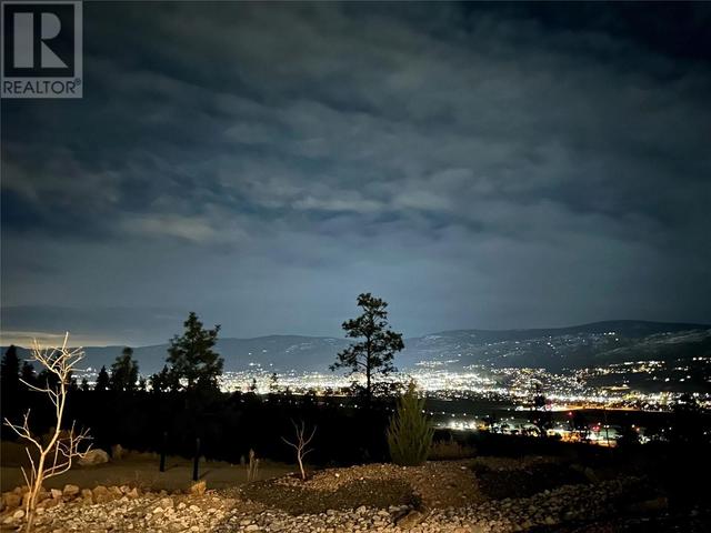 811 - 800 Vista Park, Condo with 3 bedrooms, 2 bathrooms and 2 parking in Penticton 1 BC | Image 35