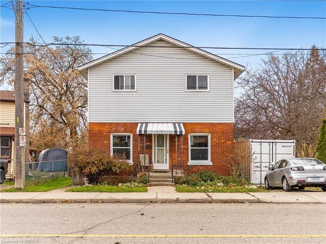 144 Stanley Street, House detached with 3 bedrooms, 1 bathrooms and 2 parking in Brantford ON | Image 1