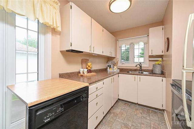 55 Lavinia Street, House detached with 3 bedrooms, 2 bathrooms and 3 parking in Smiths Falls ON | Image 11