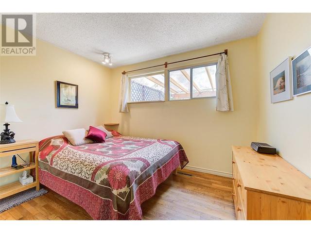 1701 Highland Drive, House detached with 4 bedrooms, 2 bathrooms and 4 parking in Kelowna BC | Image 23