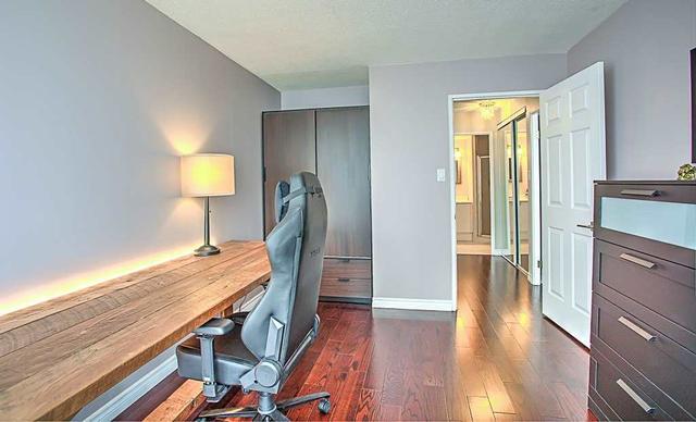1003 - 101 Subway Cres, Condo with 2 bedrooms, 2 bathrooms and 1 parking in Toronto ON | Image 22