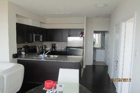 2302 - 3525 Kariya Dr, Condo with 2 bedrooms, 2 bathrooms and 1 parking in Mississauga ON | Image 5