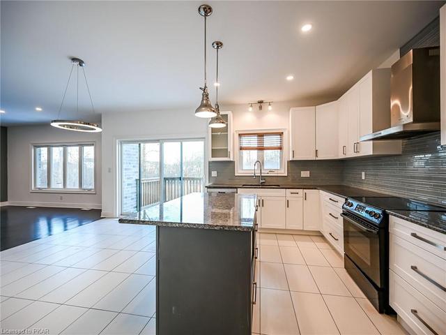 7151 Lionshead Avenue, House detached with 5 bedrooms, 3 bathrooms and 4 parking in Niagara Falls ON | Image 5