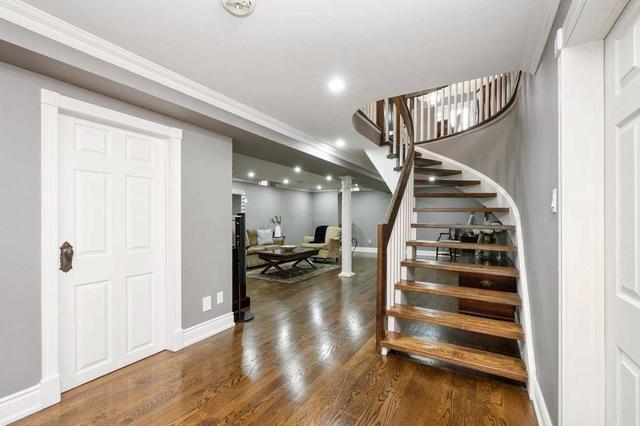 37 Atkins Circ, House detached with 5 bedrooms, 3 bathrooms and 6 parking in Brampton ON | Image 29