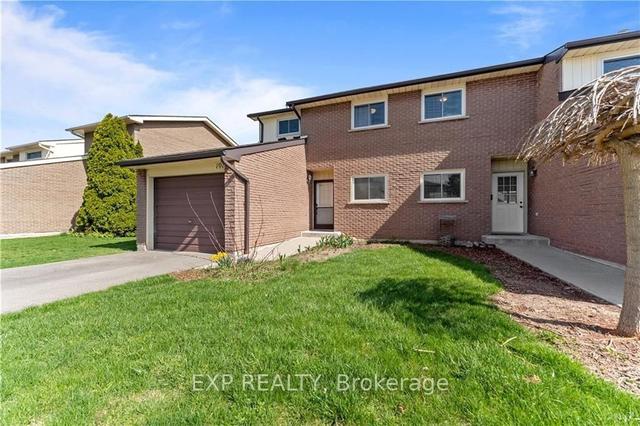 191 Queen Victoria Dr, Townhouse with 3 bedrooms, 2 bathrooms and 3 parking in Hamilton ON | Image 34