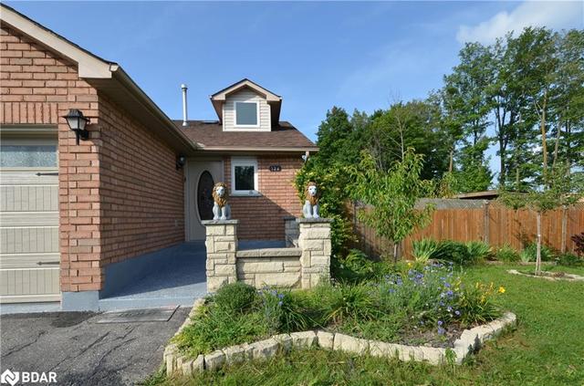 134 Athabaska Road, House detached with 3 bedrooms, 1 bathrooms and 3 parking in Barrie ON | Image 2