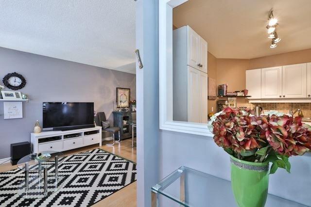 81 - 151 Townsgate Dr, Townhouse with 3 bedrooms, 3 bathrooms and 2 parking in Vaughan ON | Image 5