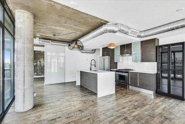 1105 - 138 Princess St, Condo with 2 bedrooms, 2 bathrooms and 1 parking in Toronto ON | Image 1