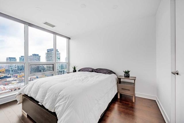 ph16 - 320 Richmond St E, Condo with 1 bedrooms, 1 bathrooms and 1 parking in Toronto ON | Image 3