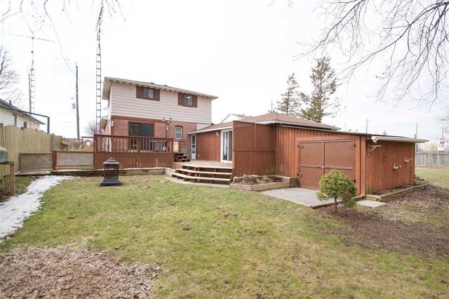 27 Lake Ridge Rd S, House detached with 4 bedrooms, 2 bathrooms and 7 parking in Whitby ON | Image 18