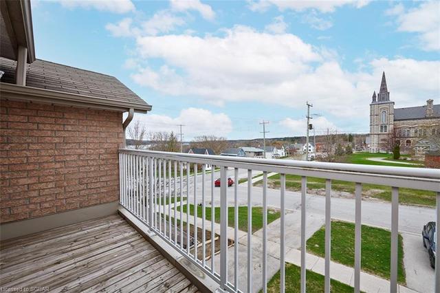 18 Owen Street, House attached with 3 bedrooms, 2 bathrooms and 3 parking in Penetanguishene ON | Image 15