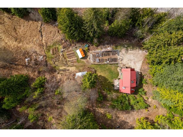 8788 Highway 6, House detached with 2 bedrooms, 2 bathrooms and null parking in Central Kootenay H BC | Image 76