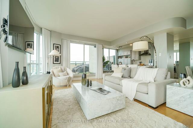 lrg 7 - 7 Lorraine Dr, Condo with 2 bedrooms, 3 bathrooms and 2 parking in Toronto ON | Image 9