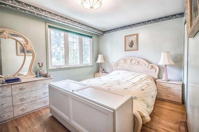 50 Denison Ave, House semidetached with 3 bedrooms, 2 bathrooms and 5 parking in Toronto ON | Image 9