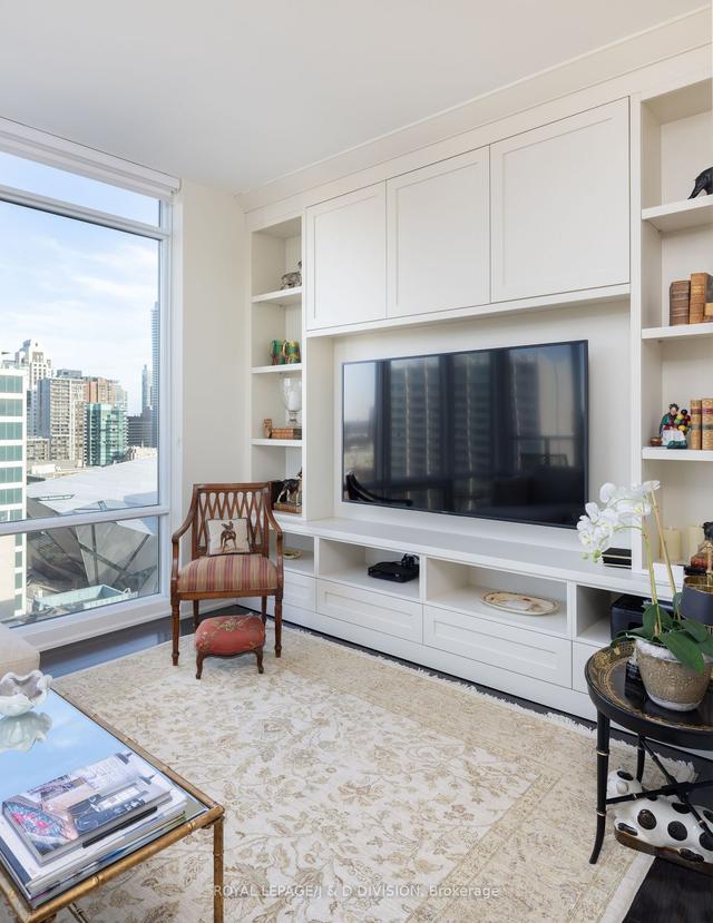 1505 - 1 Bedford Rd, Condo with 2 bedrooms, 3 bathrooms and 2 parking in Toronto ON | Image 4
