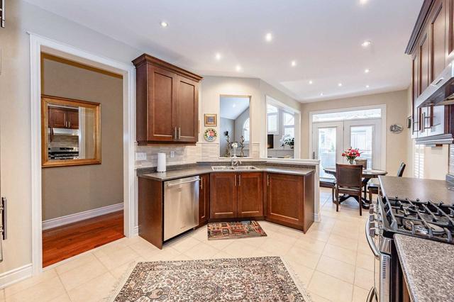 3285 Timeless Dr E, House detached with 3 bedrooms, 2 bathrooms and 6 parking in Oakville ON | Image 37