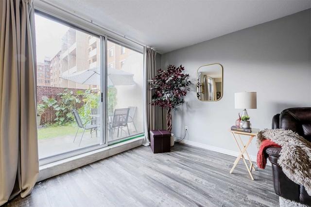 149 - 2645 Jane St, Condo with 2 bedrooms, 2 bathrooms and 1 parking in Toronto ON | Image 2