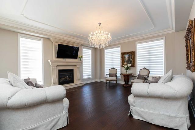 3198 Liptay Ave, House detached with 4 bedrooms, 5 bathrooms and 6 parking in Oakville ON | Image 2
