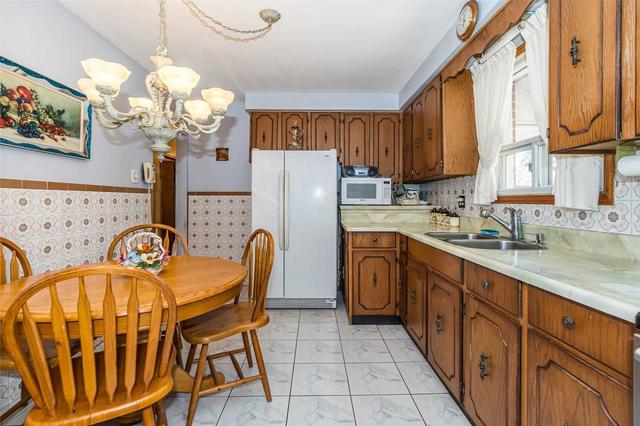 51 Medina Cres, House detached with 3 bedrooms, 2 bathrooms and 5 parking in Toronto ON | Image 8