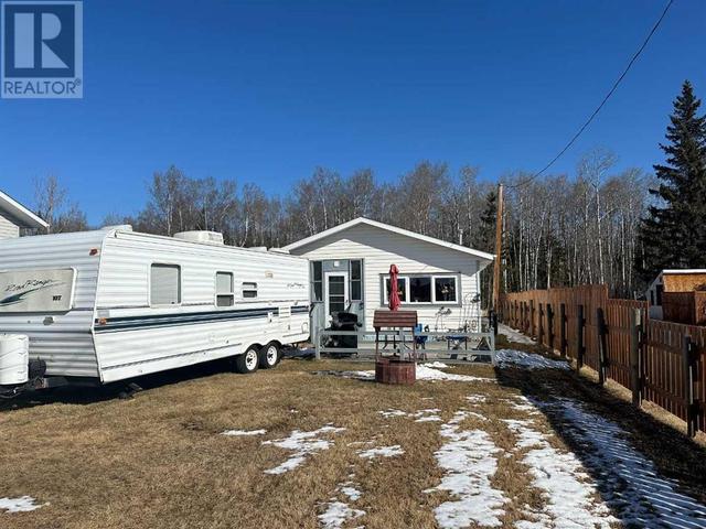 10 689 Highway W, House detached with 3 bedrooms, 1 bathrooms and 4 parking in Northern Lights County AB | Image 12