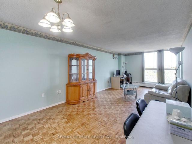 525 - 4673 Jane St, Condo with 2 bedrooms, 1 bathrooms and 1 parking in Toronto ON | Image 3