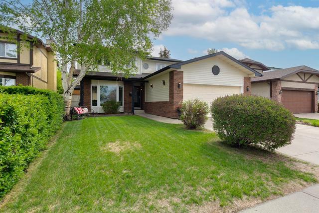 608 Woodbine Boulevard Sw, House detached with 4 bedrooms, 2 bathrooms and 4 parking in Calgary AB | Image 2