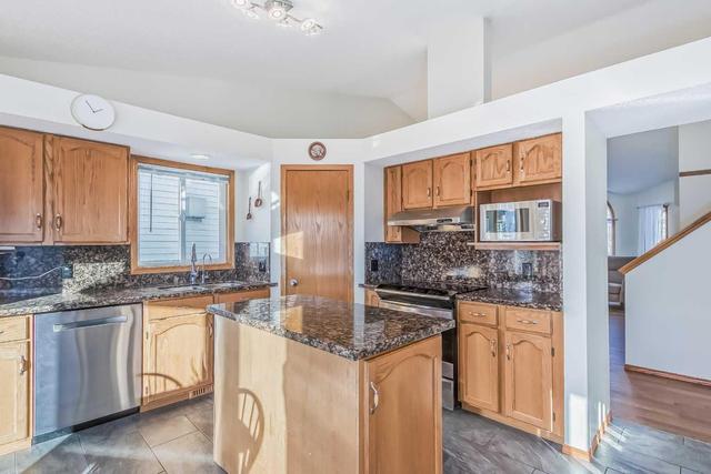 31 Sierra Vista Circle Sw, House detached with 4 bedrooms, 2 bathrooms and 4 parking in Calgary AB | Image 16