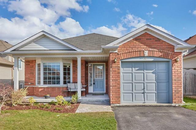 36 Jiggins Crt, House detached with 2 bedrooms, 2 bathrooms and 1 parking in Port Hope ON | Image 2