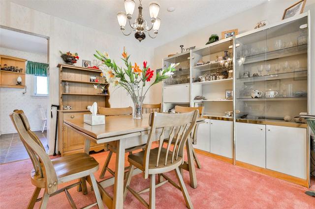 34 Vicora Linkway, Townhouse with 3 bedrooms, 2 bathrooms and 2 parking in Toronto ON | Image 3