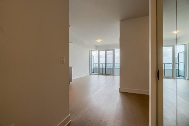 4111 - 30 Shore Breeze Dr, Condo with 1 bedrooms, 1 bathrooms and 1 parking in Toronto ON | Image 4