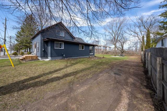 24 Johnson St, House detached with 3 bedrooms, 2 bathrooms and 8 parking in Prince Edward County ON | Image 26