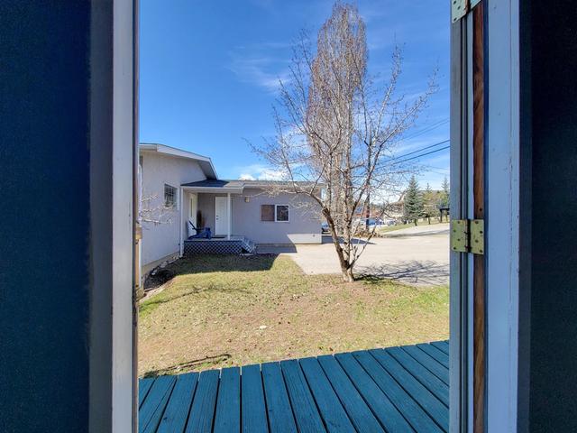 809 14th Street, House detached with 2 bedrooms, 2 bathrooms and null parking in Invermere BC | Image 25